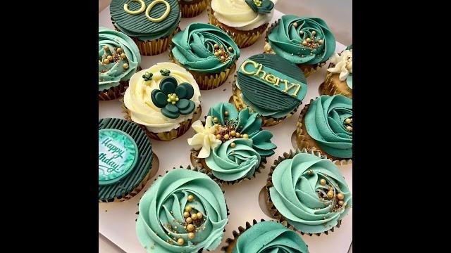 Emerald and gold 50 birthday cupcakes Emerald and gold 50 birthday cupcakes