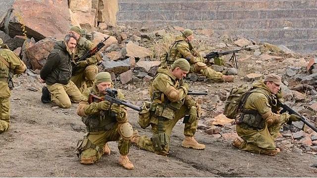 Мощный военный боевик! сирийская операция спецназовцев против торговцев оружием! чёрный пёс Мощный военный боевик! сирийская операция спецназовцев против торговцев оружием! чёрный пёс