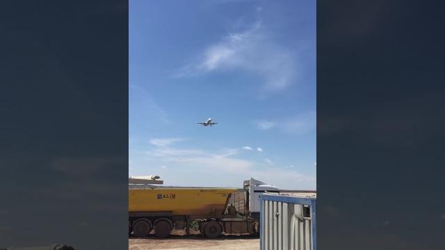 Adıyaman havalimanı uçak piste ağır cekim iniş Adıyaman havalimanı uçak piste ağır cekim iniş