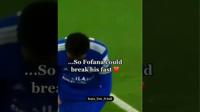 Referee stoped the game for fofana fast respect Referee stoped the game for fofana fast respect