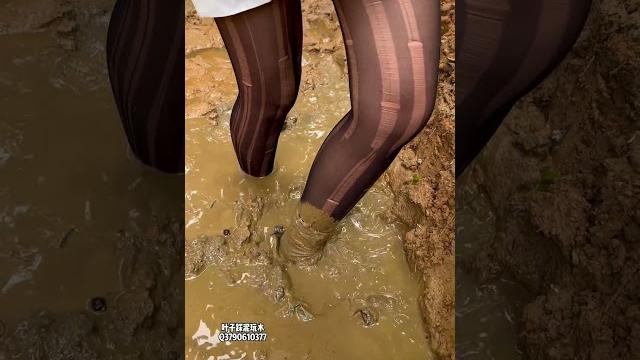 10期m2k搭配撕破的黑丝踩泥踩泥 10期m2k搭配撕破的黑丝踩泥踩泥
