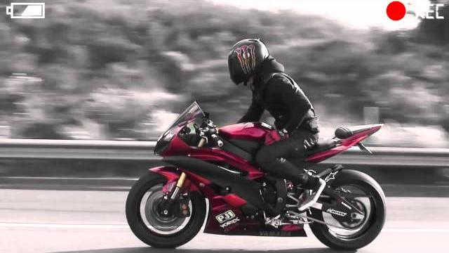 Spotted: pretty boy ariel on his yamaha r6 Spotted: pretty boy ariel on his yamaha r6