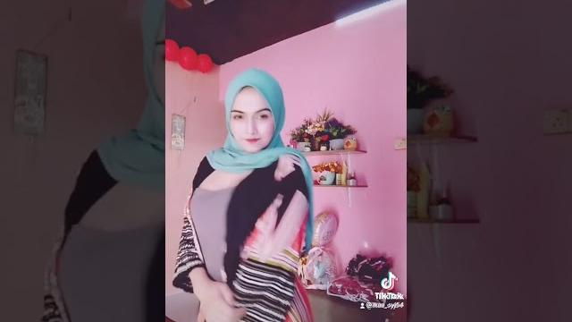 Awek tiktok Awek tiktok