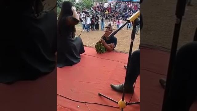 Biduan di sawer petai Biduan di sawer petai