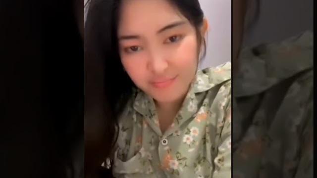 Aulia fahma lubis live hot sexy gak pake bh belahan pink mulus montok empuk kenyal bikin tegang Aulia fahma lubis live hot sexy gak pake bh belahan pink mulus montok empuk kenyal bikin tegang