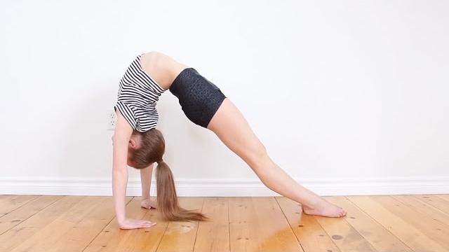 How to fall into a bridge / backbend How to fall into a bridge / backbend