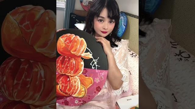 橘子三兄弟布面丙烯画创作 画家:孫金影lrissuen 橘子三兄弟布面丙烯画创作 画家:孫金影lrissuen