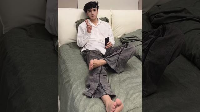 Asian male feet Asian male feet
