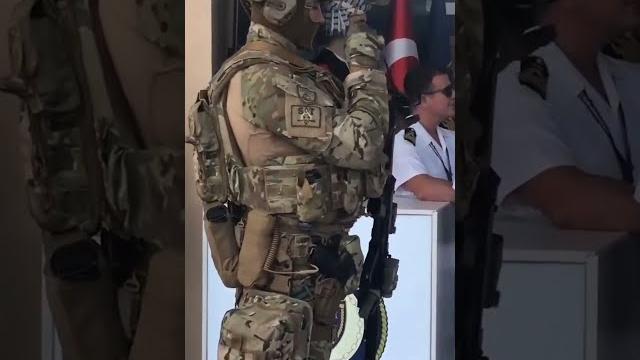 Sert adamlar ! #short #türkaskeri #asker #jandarma #komando Sert adamlar ! #short #türkaskeri #asker #jandarma #komando
