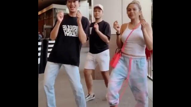 Nikita mirzani wow Nikita mirzani wow