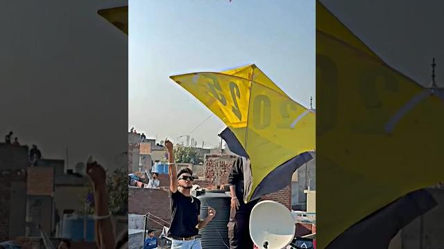 Flying 2025 year kite || 6 tawa big kite flying || kite videos ||#kitevlogs #kiteflying #funny Flying 2025 year kite || 6 tawa big kite flying || kite videos ||#kitevlogs #kiteflying #funny