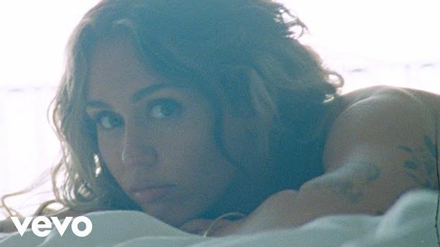 Miley cyrus - jaded (official video) Miley cyrus - jaded (official video)