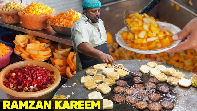 Karachi ke fruit ninja | super bun kebab | kathaiwadi cholay, pakistani street food | ramzan special Karachi ke fruit ninja | super bun kebab | kathaiwadi cholay, pakistani street food | ramzan special