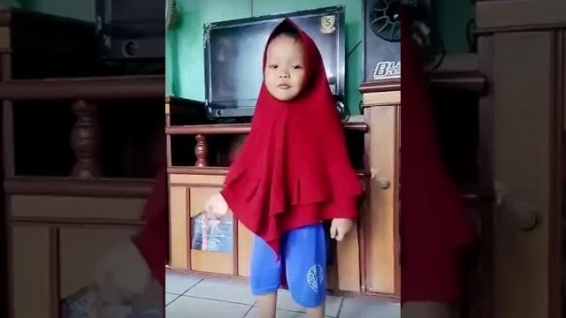 Goyang pake jilbab mama ya Goyang pake jilbab mama ya