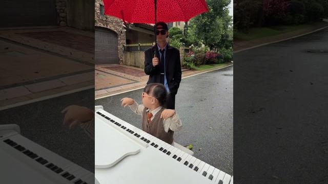 花2万学的钢琴,你们说值吗? #人类幼崽 #6500万艾莎内裤 #露兮粑粑 #小小露兮 #内容启发搜索 花2万学的钢琴,你们说值吗? #人类幼崽 #6500万艾莎内裤 #露兮粑粑 #小小露兮 #内容启发搜索