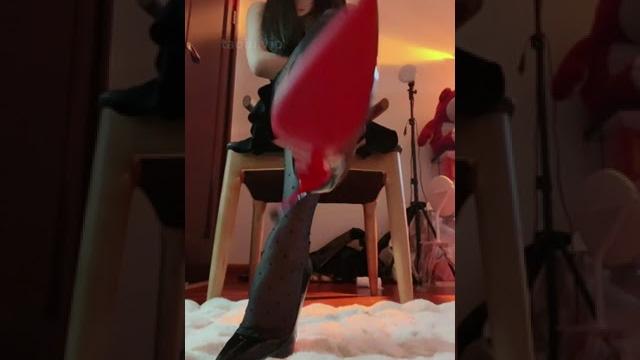 套路直播易直播不知名美女第一视角绿帽故事叙述 套路直播易直播不知名美女第一视角绿帽故事叙述