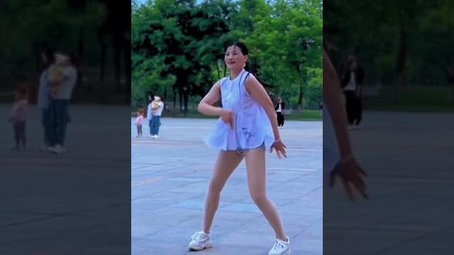 青青世界广场舞 更多各种视频|各种需求的视频qq:64642324 青青世界广场舞 更多各种视频|各种需求的视频qq:64642324