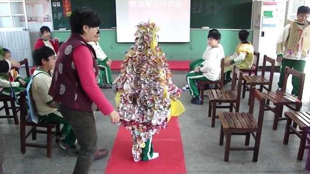 台中國小資優班服裝設計走秀 華麗禮服組 台中國小資優班服裝設計走秀 華麗禮服組