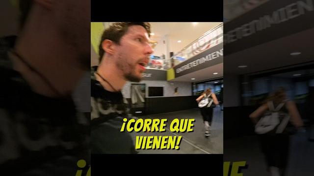 Survival zombie en centro comercial #zombie #escapada #serie #pelicula #ficcion ? #fake ? #evento Survival zombie en centro comercial #zombie #escapada #serie #pelicula #ficcion ? #fake ? #evento