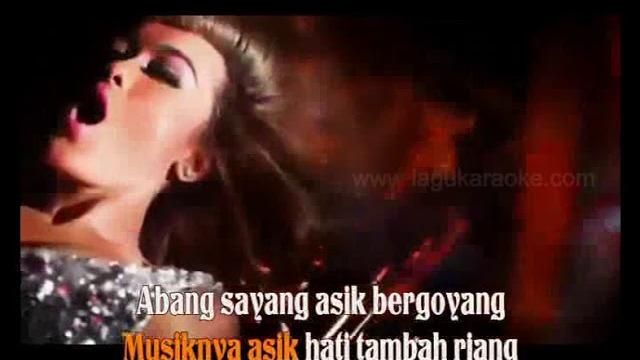 Goyang kamasutra house dangdut - julia perez Goyang kamasutra house dangdut - julia perez