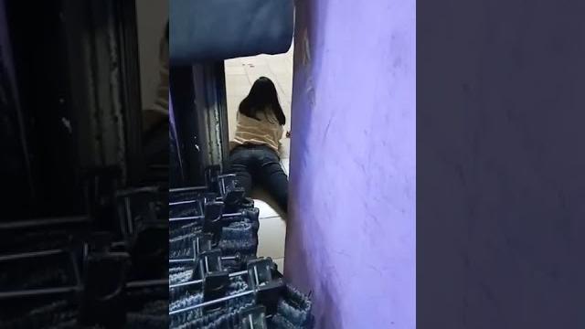 Cewe tidur habis mabok Cewe tidur habis mabok
