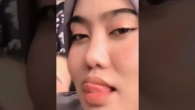 Cewek hijab melet melet Cewek hijab melet melet