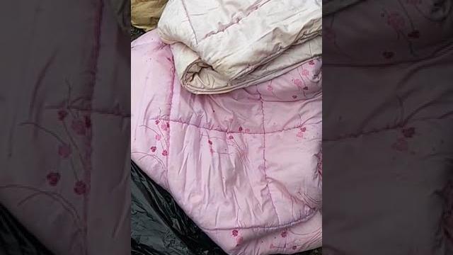 美女心真大,丝袜塞鞋里就扔了 美女心真大,丝袜塞鞋里就扔了