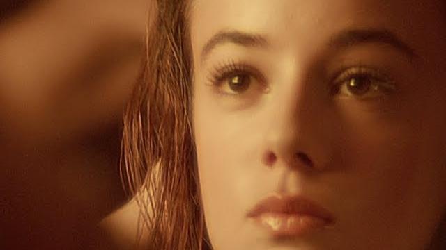 Alizée - moi... lolita (clip officiel hd) Alizée - moi... lolita (clip officiel hd)