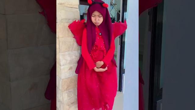 Peri merah ngambil baju zulfa Peri merah ngambil baju zulfa