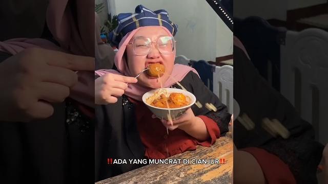 Ada yang muncrat#baso #traveling Ada yang muncrat#baso #traveling