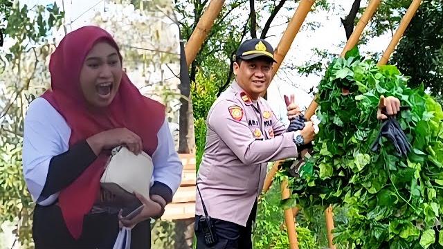 Bushman prank : they screamed and ran fast || bushman prank indonesia reaction 2025, funny prank Bushman prank : they screamed and ran fast || bushman prank indonesia reaction 2025, funny prank