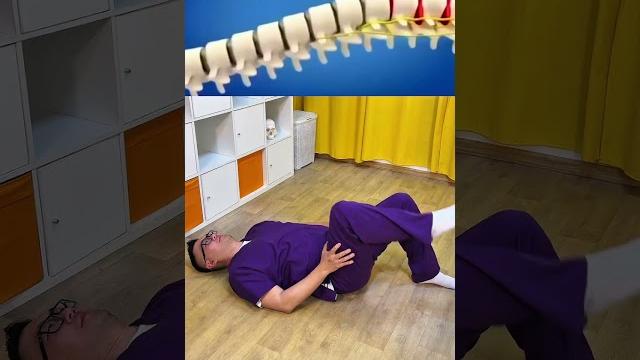 Не хрусти поясницей так! делай лучше это упражнение чтобы расслабить поясницу #остеопат #павелпак Не хрусти поясницей так! делай лучше это упражнение чтобы расслабить поясницу #остеопат #павелпак