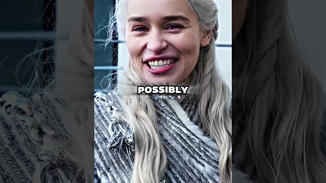 Emilia clarke's blonde hair is wig in game of thrones Emilia clarke's blonde hair is wig in game of thrones
