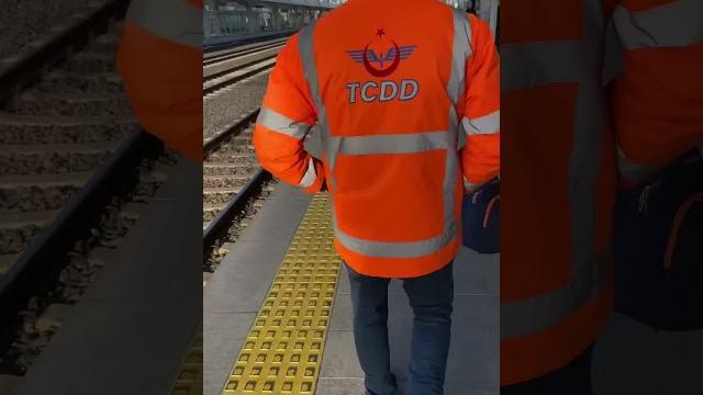 Engelli̇ bi̇reyler i̇çi̇n tren seyahati̇m Engelli̇ bi̇reyler i̇çi̇n tren seyahati̇m