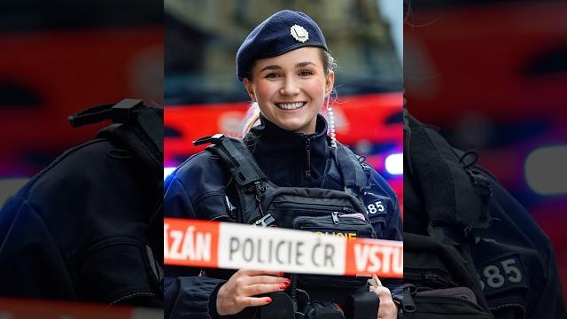 Meet a beautiful czech female police officer and make her smile ️ #streetphotography #militarygirl Meet a beautiful czech female police officer and make her smile ️ #streetphotography #militarygirl