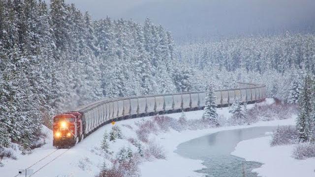 Relaxing train sounds and blizzard howling Relaxing train sounds and blizzard howling