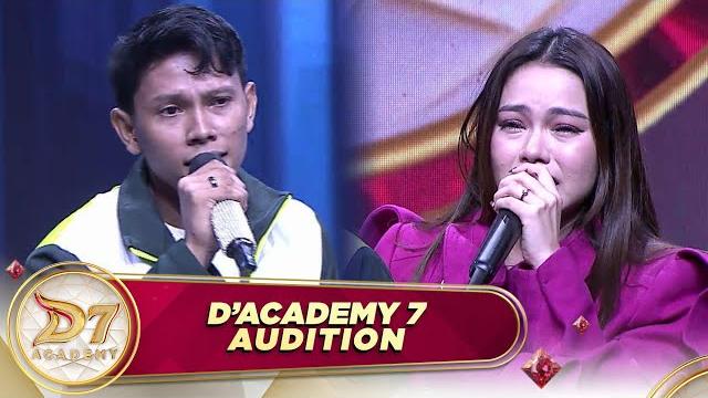 Arya datang tanpa sepengetahuan lady rara! sang kakak tak kuasa tahan tangis! | d'academy 7 audition Arya datang tanpa sepengetahuan lady rara! sang kakak tak kuasa tahan tangis! | d'academy 7 audition