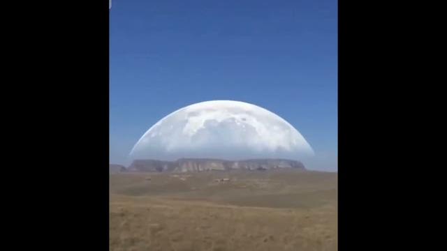 Так выглядит лунное затмение за полярным кругом. Так выглядит лунное затмение за полярным кругом.