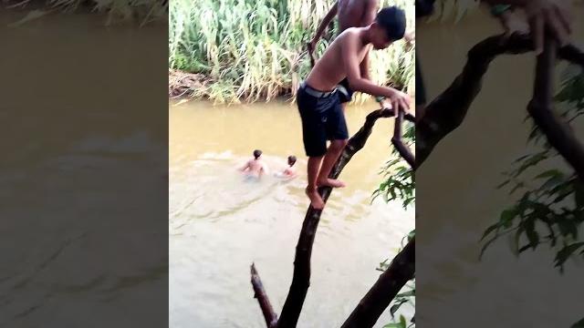Berondong kampung mandi sungai telanjang Berondong kampung mandi sungai telanjang
