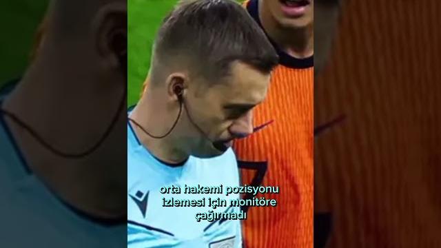 Mert müldür yapılan sert faula kırmızı kart çıkmadı. Mert müldür yapılan sert faula kırmızı kart çıkmadı.