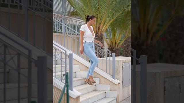 When the heel gives up but you don't #runningerrands #casual #outfitoftheday #fashion #highheels When the heel gives up but you don't #runningerrands #casual #outfitoftheday #fashion #highheels