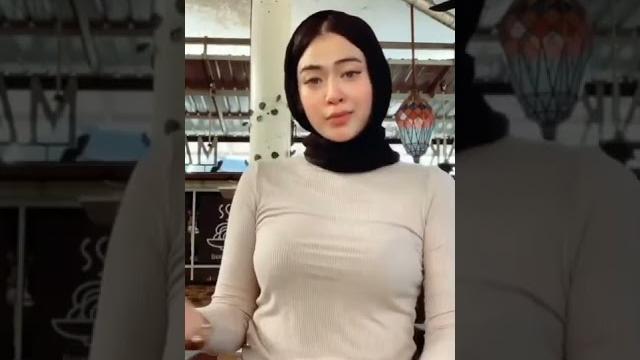 Goyang hijab nakal cantik#shorts Goyang hijab nakal cantik#shorts