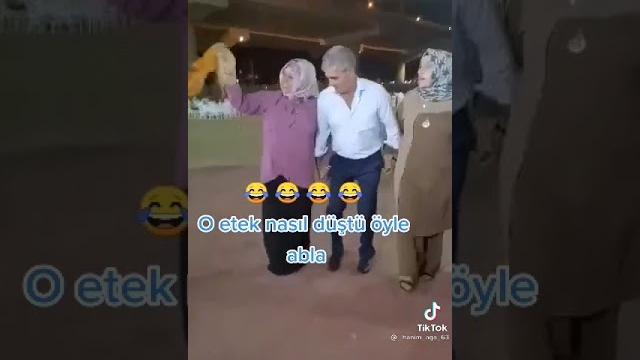 Etegi oyle bi dusuyor ki inanamassiniz Etegi oyle bi dusuyor ki inanamassiniz