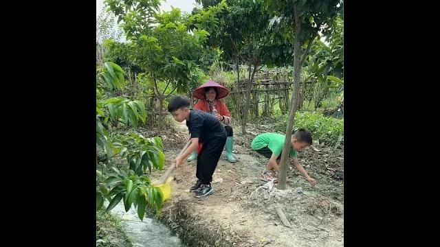想不到潼潼千方百计逃出门竟然是为了… #颖颖和潼潼 @颖颖和潼潼 想不到潼潼千方百计逃出门竟然是为了… #颖颖和潼潼 @颖颖和潼潼