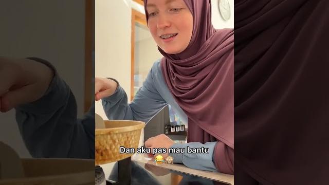Ketika bule rusia masak pedas Ketika bule rusia masak pedas