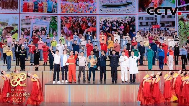 各行各业一线工作者用歌声唱出《伟业》「2025央视春晚」| cctv春晚 各行各业一线工作者用歌声唱出《伟业》「2025央视春晚」| cctv春晚