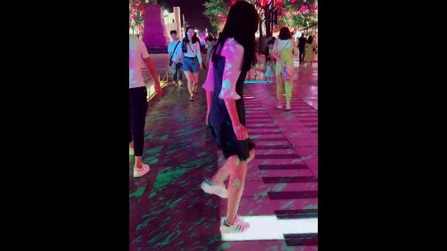 【抖音】大唐不夜城网红钢琴 【抖音】大唐不夜城网红钢琴