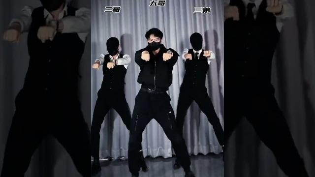 摩托摇来上分了!# 打歌舞 # 云南摩托摇 摩托摇来上分了!# 打歌舞 # 云南摩托摇