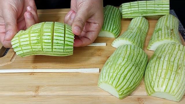 Хозяйка из индии научила меня так вкусно готовить кабачки, вкуснее мяса! быстро и просто рецепт. Хозяйка из индии научила меня так вкусно готовить кабачки, вкуснее мяса! быстро и просто рецепт.