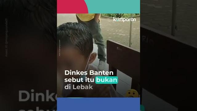 Bocah sd tengah disuntik vaksin, namun jarum suntik yang dignakan tidak dapat menembus kulit. Bocah sd tengah disuntik vaksin, namun jarum suntik yang dignakan tidak dapat menembus kulit.
